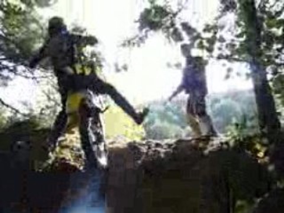 alex fait le mur