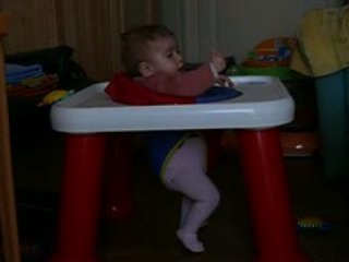 Zia fait les marionnettes 16.09.08