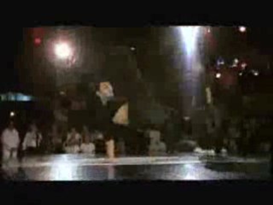 Hong_10_vs_Lil_Ceng_-_Red_Bull_BC_One_2006_-_High_Quality