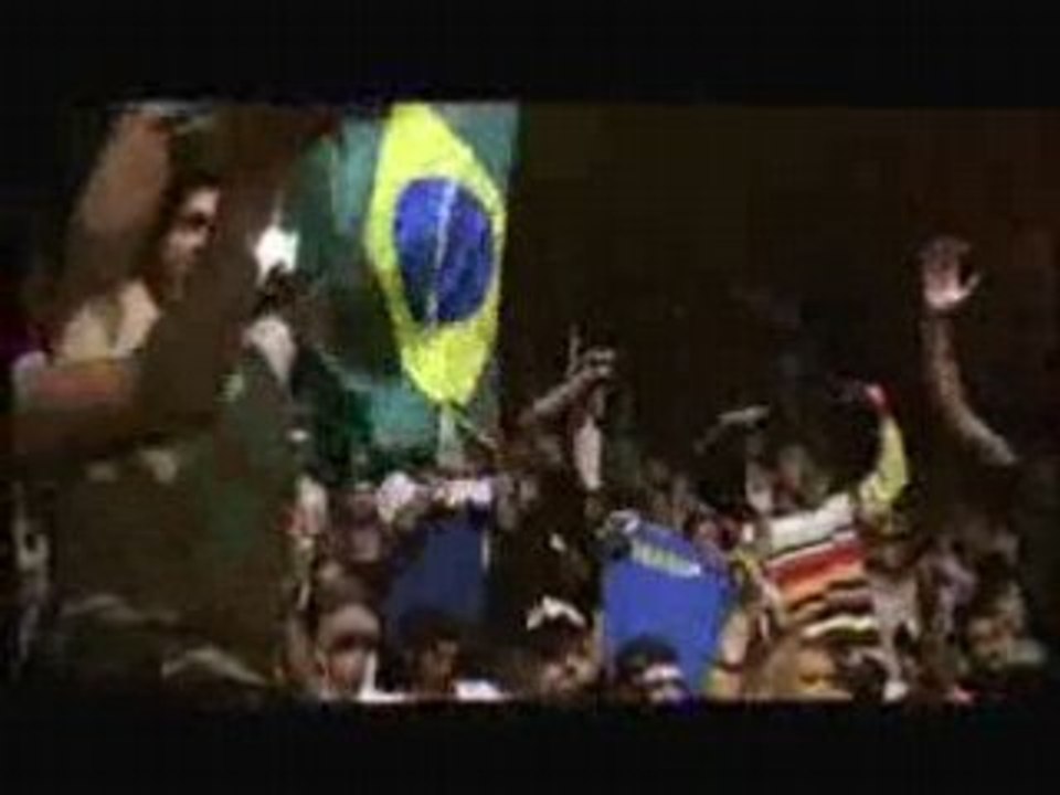 Lilou_vs_Muxibinha_-_Red_Bull_BC_One_2006_-_High_Quality