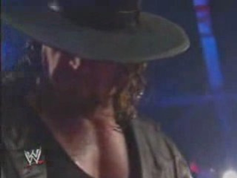Randy orton gifle l'Undertaker   =D