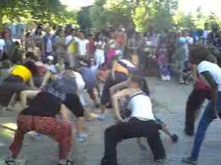 Biennale de la danse DANS LES TEMPS répète centre BRON