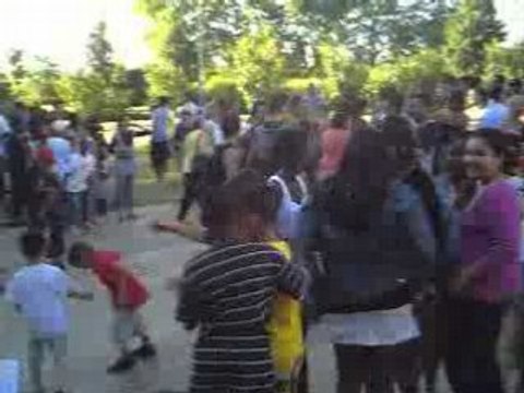 Biennale de la danse DANS LES TEMPS répète centre BRON