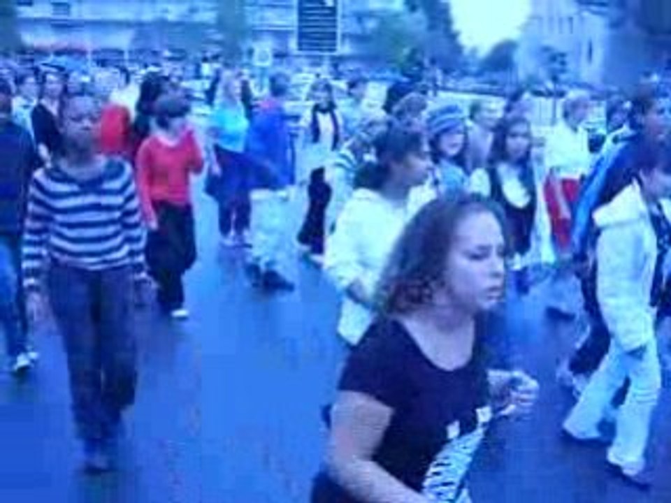 Biennale de la danse DANS LES TEMPS répète centre BRON