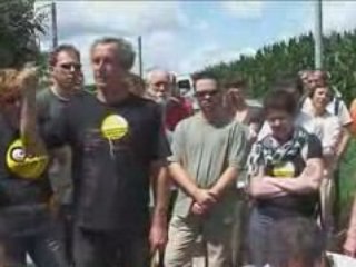 Les faucheurs font des Tests de maïs OGM