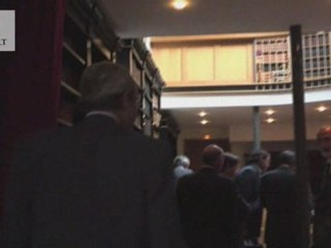 LA DISCRÈTE RÉUNION DES CHIRURGIENS DE L'HOPITAL PUBLIC