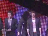 Yunho huged Jaejoong from behind