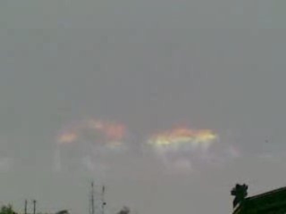 Vid n°2 étrange nuage 30 min avant le seisme sichuan chine