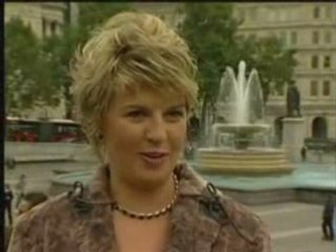 L’homme le plus petit du monde VS les plus longues jambes