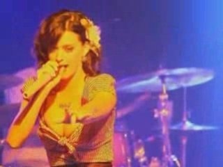 Katy Perry wows fans