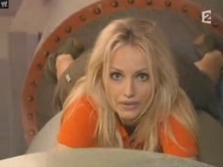 Adriana Karembeu Sexy Dans Fort Boyard