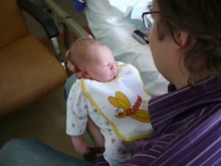 V17- Papa Ilia berce Philippe