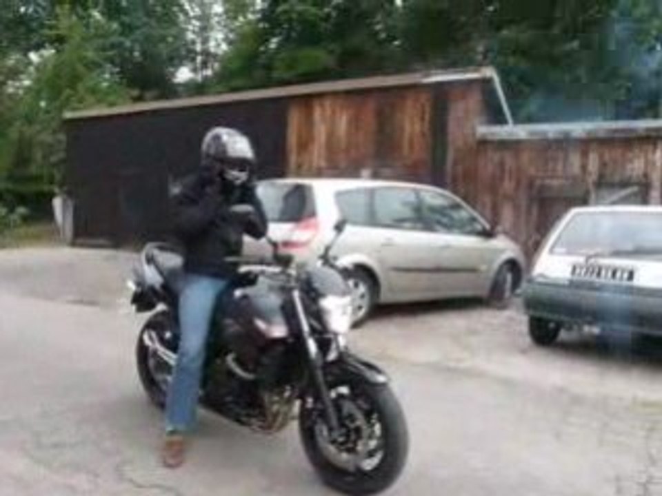 Ca y est, c'est reparti.....Il est fier !