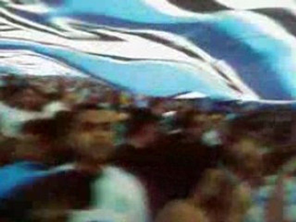 OM - Liverpool (sous le tifo dans le virage nord)