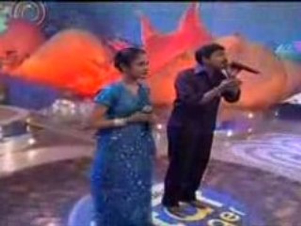 Idea Star Singer 2008 Gayathri  With Vidhu Prathap