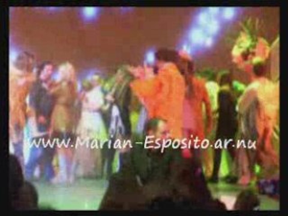 Beso Peter Lali despedica Gran Rex