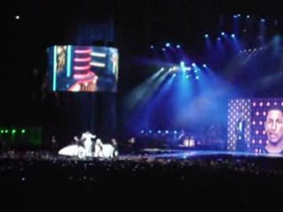 Madonna - Beat goes on - Saint-Denis - 21 septembre 2008