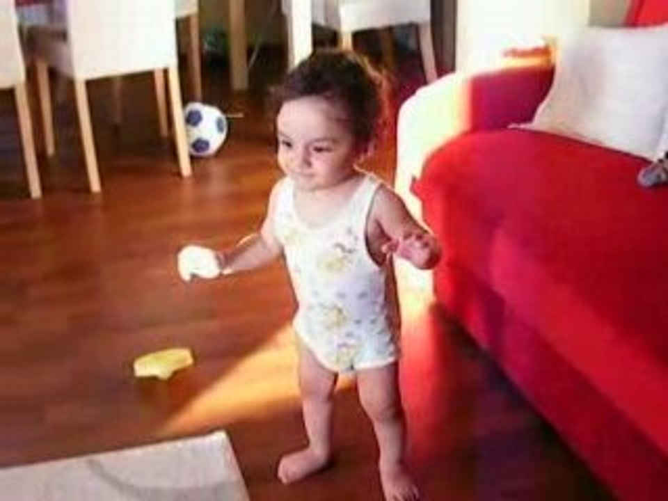 Sanyo 20 006 ilk yürüme videosu