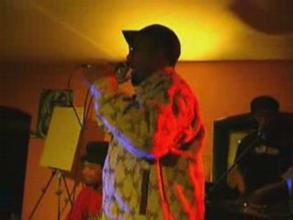 KANAKANA   FEAT LUCCEKOFF