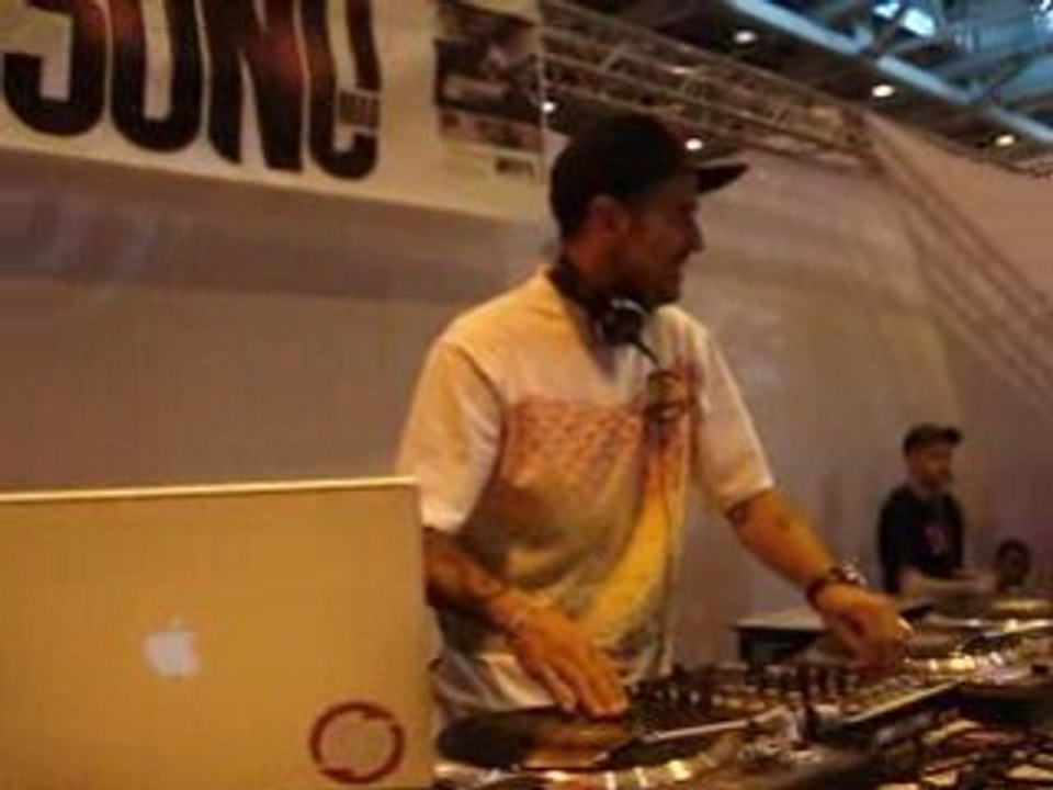 djMattj en direct du Salon musique&son sur le Stand sonomag