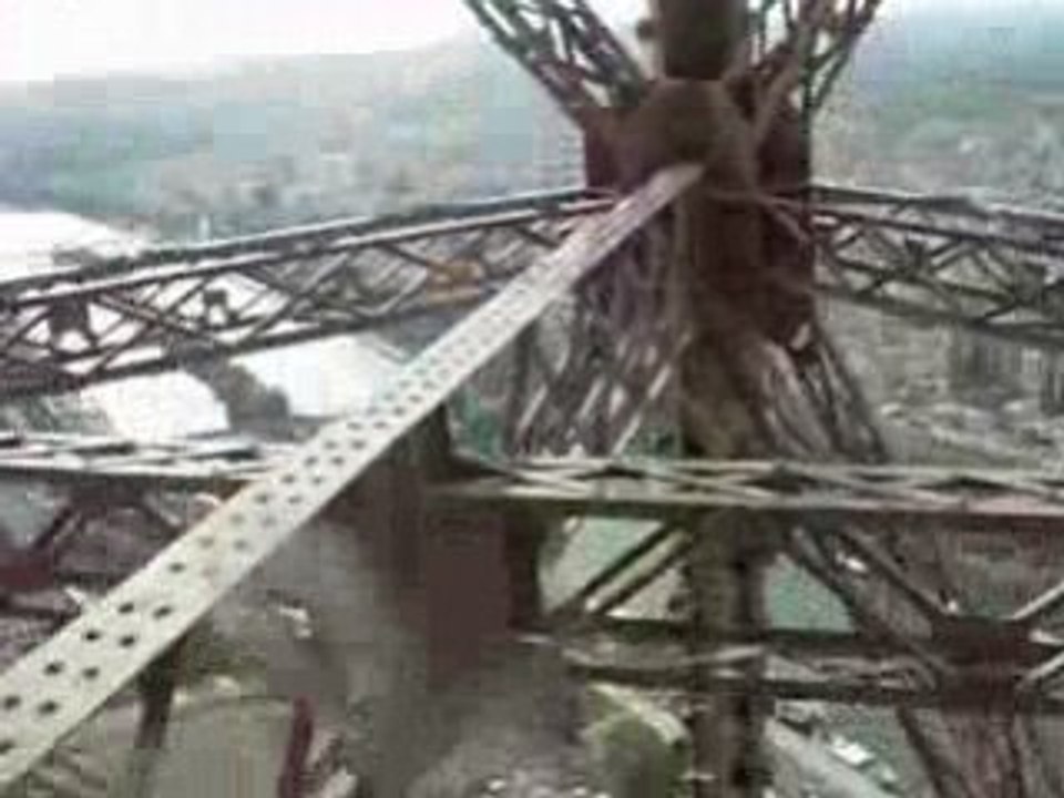 EIFFEL TOWER