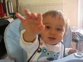 ouvre graaaand la bouche!