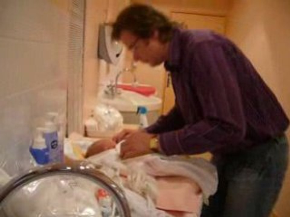 V33- Allez zou, à la douche !