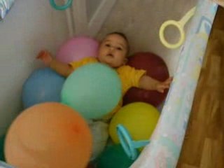 chute d'un bébé  rencontré par hasard dans la rue