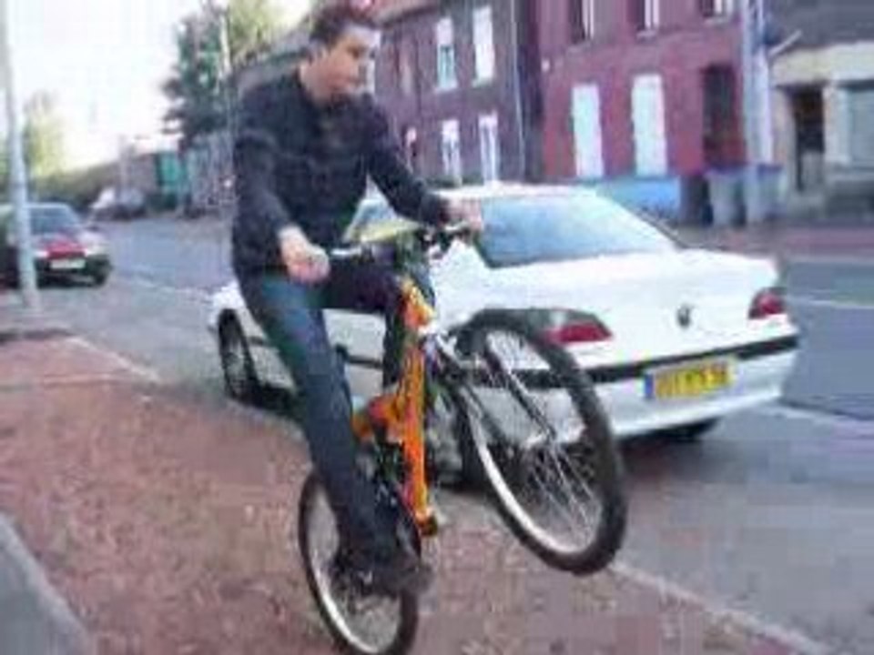 chute en velo aiiii