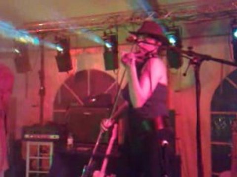 Rusty legs en concert à la foire de béré