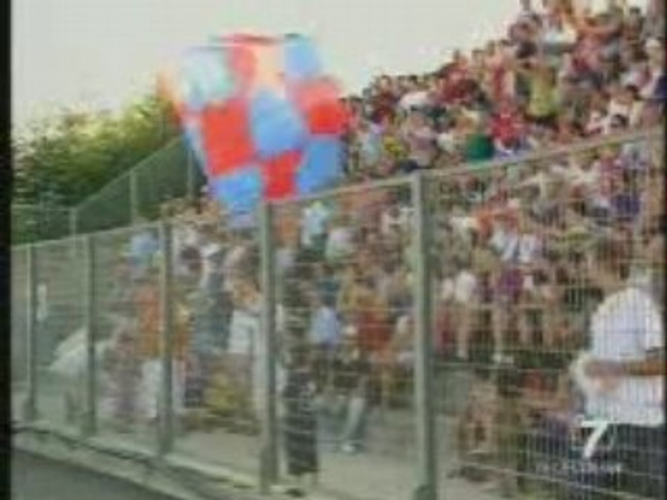 Protesta dei supporter rossazzurri