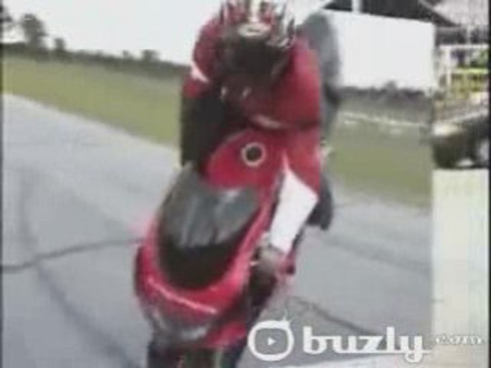 CRASH, wheeling, stunt et chute à MOTO