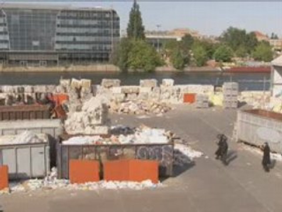 Extended Trailer for "Otto; or, Up with Dead People"