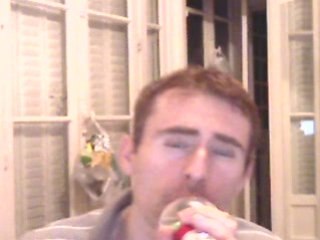 Wiwi égratigne "More than a woman"