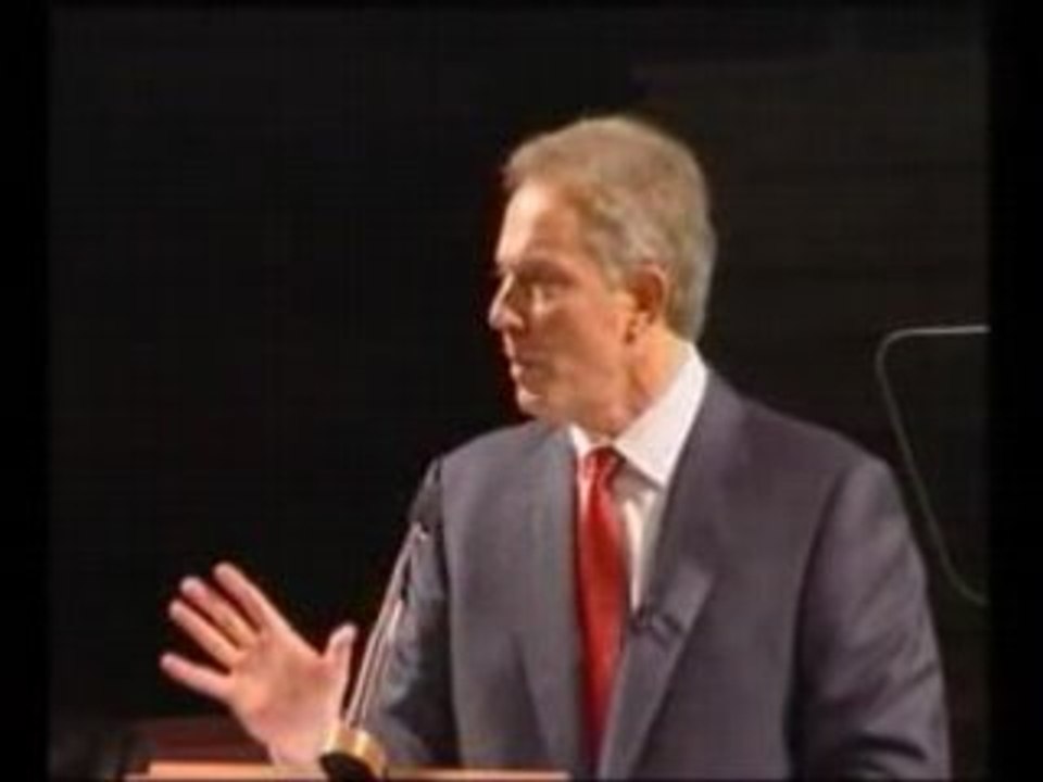 Blair vend le NOM