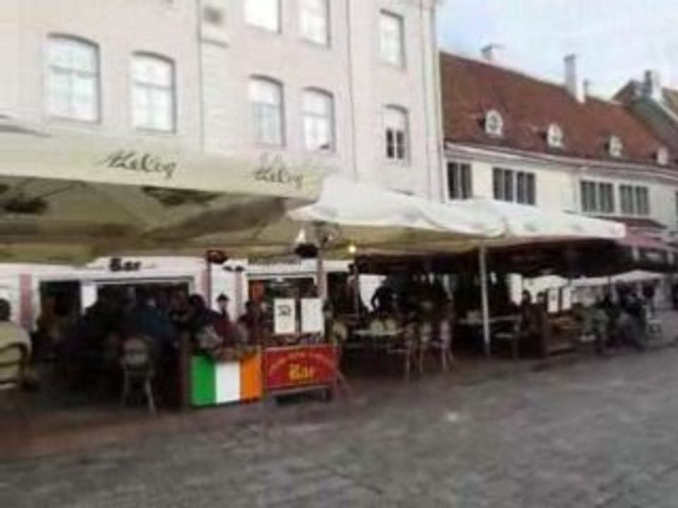 La place centrale de la vieille ville de Tallinn