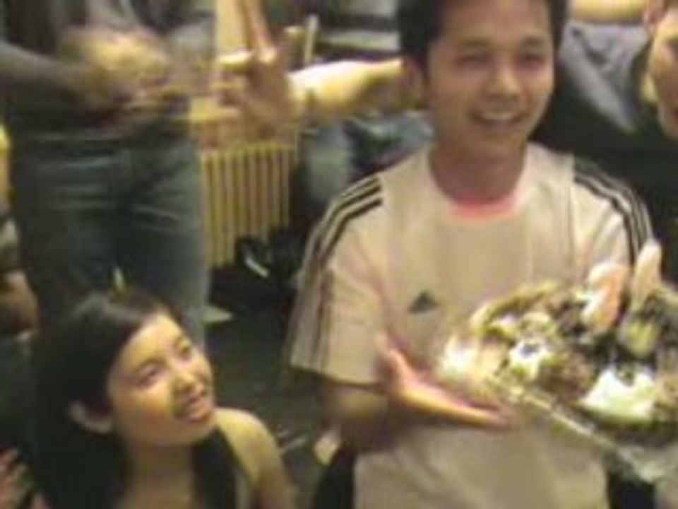 Thu pham chây banh kem SN be Thuy - GALAXY Club