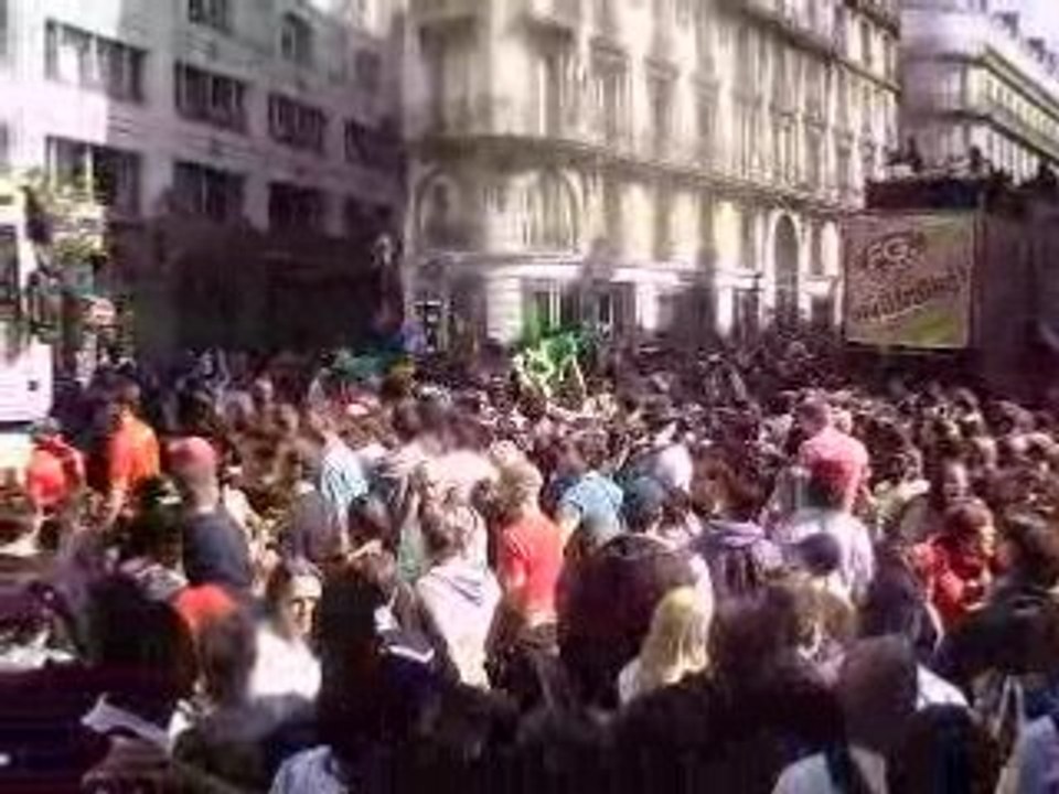 TECHNO PARADE 2008  PARIS EN DIRECT
