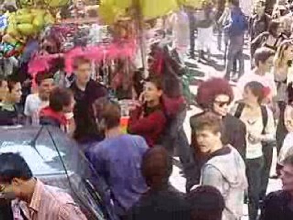 TECHNO PARADE 2008 AVEC FG RADIO