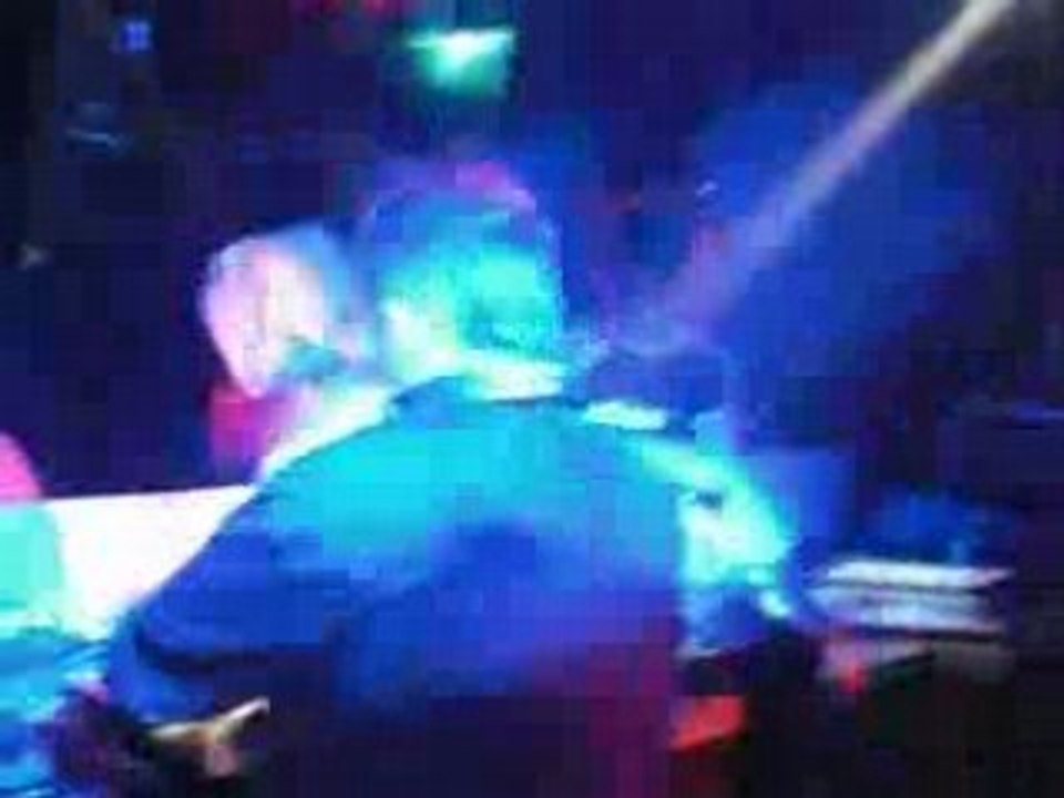 SANDY WAREZ @ MANU KENTON BDAY 2008 HANGAAR OSTENDE