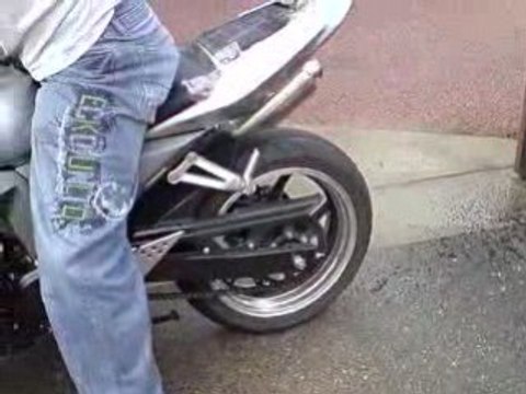 burn de loic qui eclate sont pneu