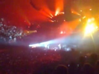 NTM Insulte Carla Bruni de Tassepé en Concert