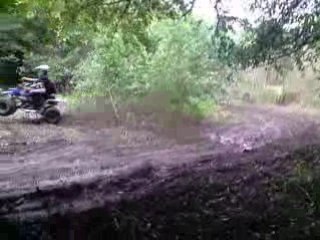 350 banshee et 350 raptor  drift sur boue