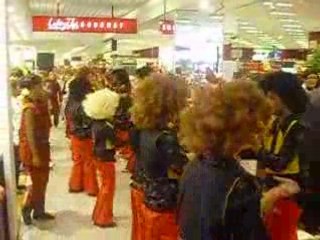 BIENNALE DE LA DANSE DANS LES TEMPS GALERIES LAFAYETTES 7