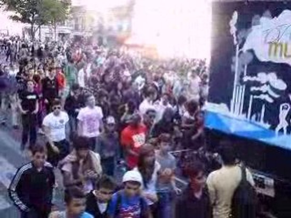 TECHNOPARADE 2008 AVEC FG RADIO !