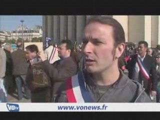 Elus et associations manifestent contre les vols de nuit