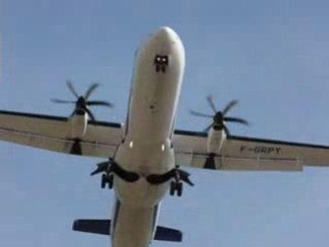 Atterrissage Avion Aeroport Marseille Provence