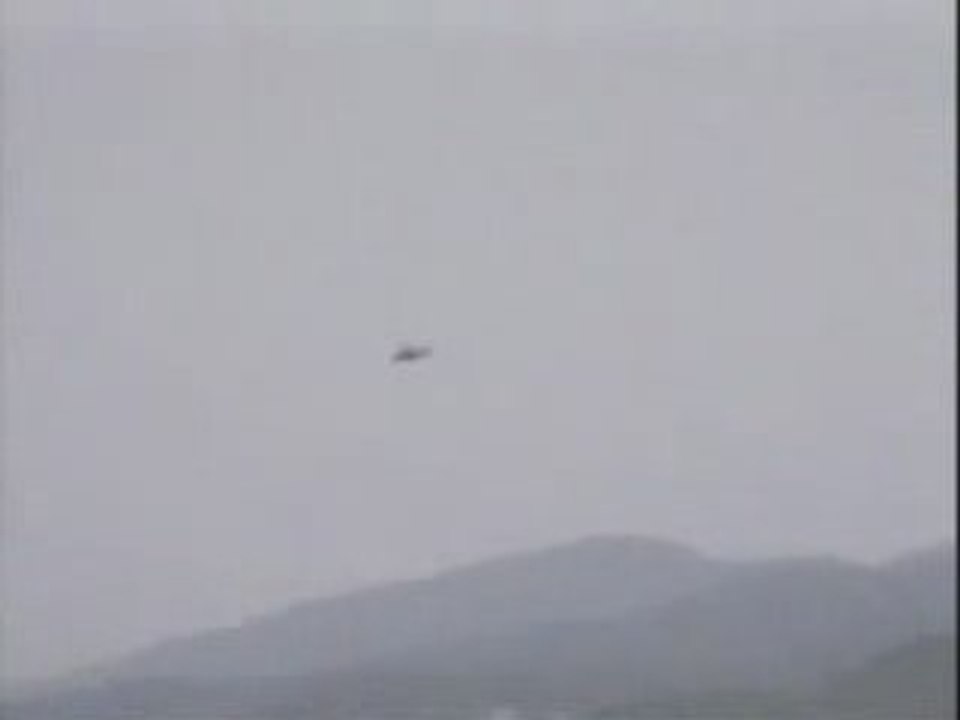 Çeçen Mucahitler rus helikopterini indirirken.