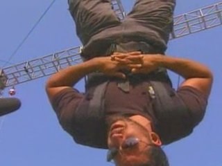 Blaine begins "Batman" stunt