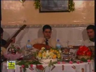 Mokhtar ACHOURI /orchestre chaabi Kabyle chante Hasnaoui